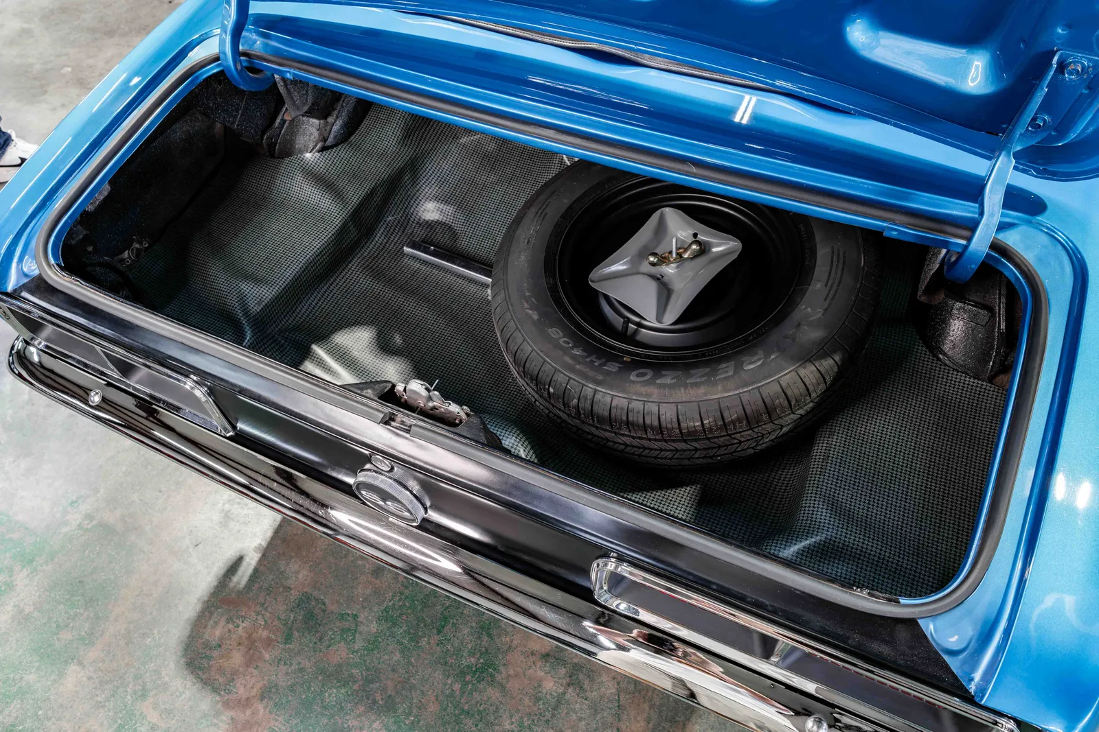 1968-Chevrolet-Camaro-RS-Convertible-Lemans Blue-124678N474064-53.jpg